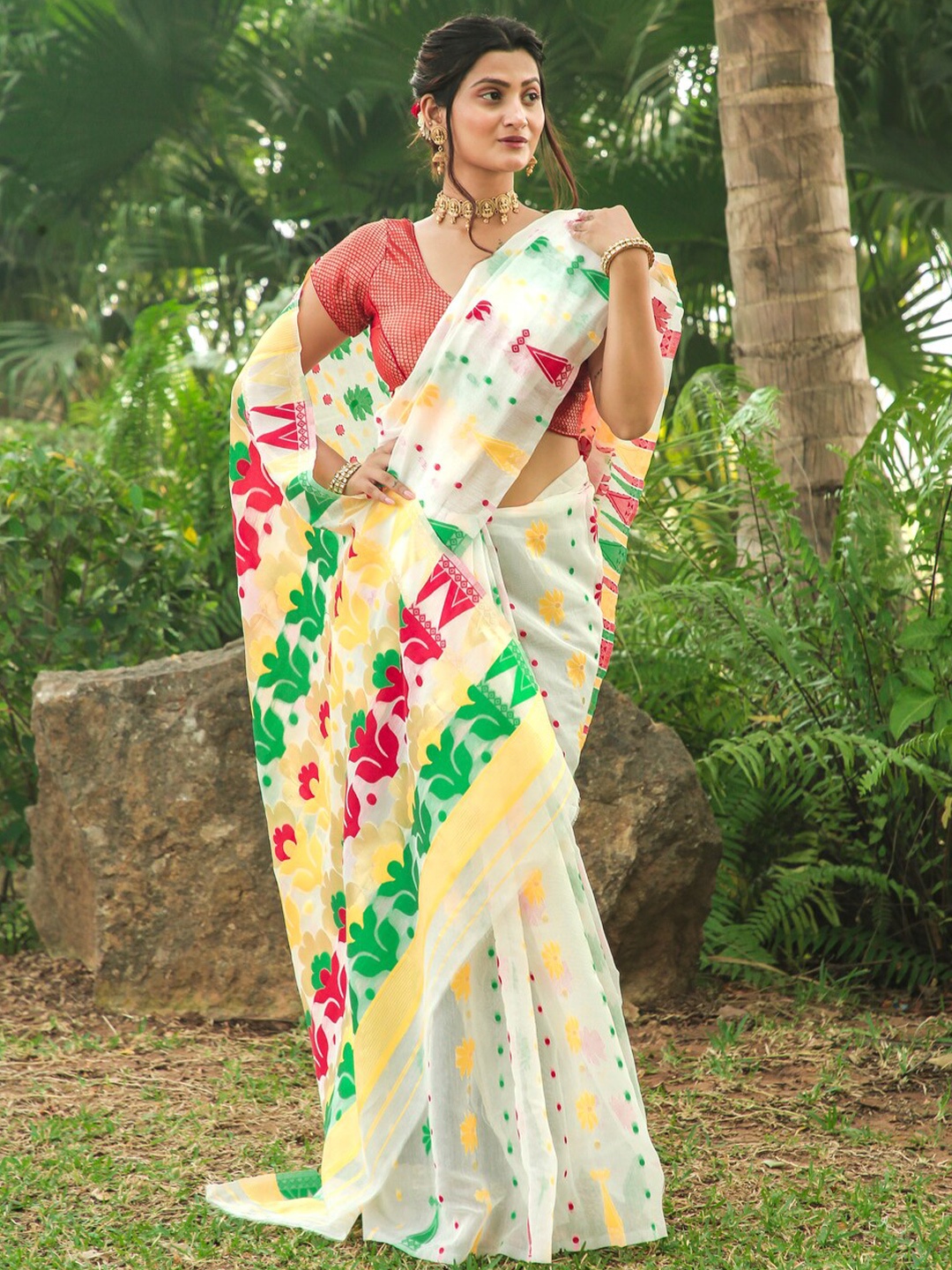 

trihut Floral Woven Design Jamdani Saree, White