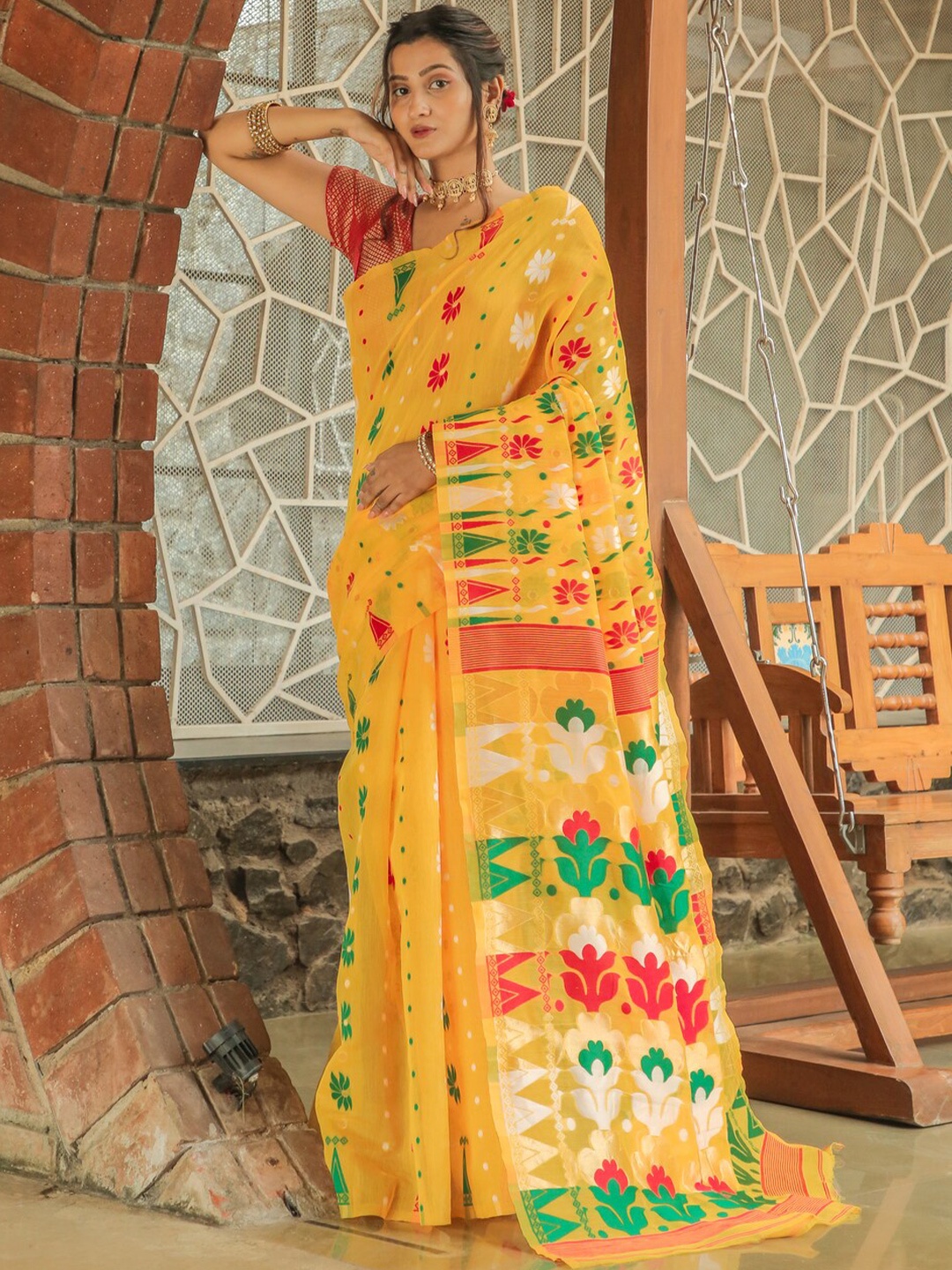 

trihut Floral Woven Design Jamdani Saree, Yellow
