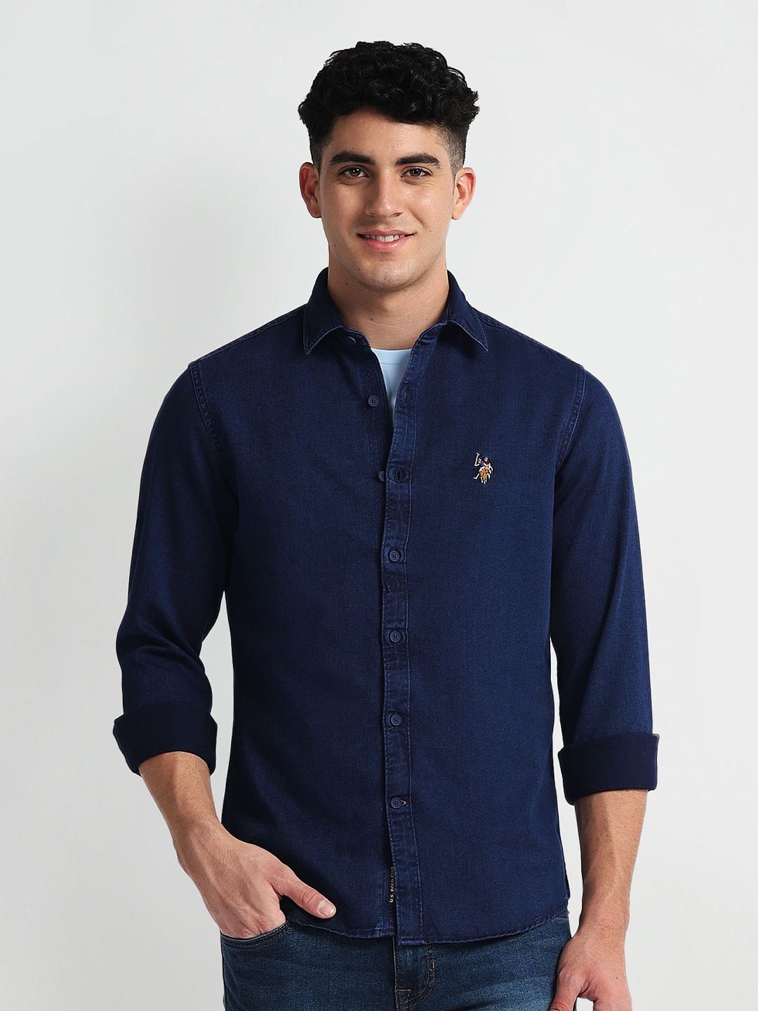 

U.S. Polo Assn. Denim Co. Men Slim Fit Spread Collar Chambray Weave Casual Shirt, Blue