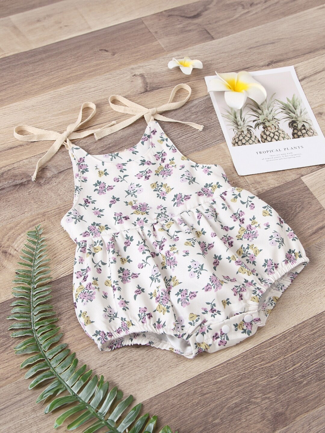 

StyleCast Infant Girls Purple Floral Printed Bodysuit