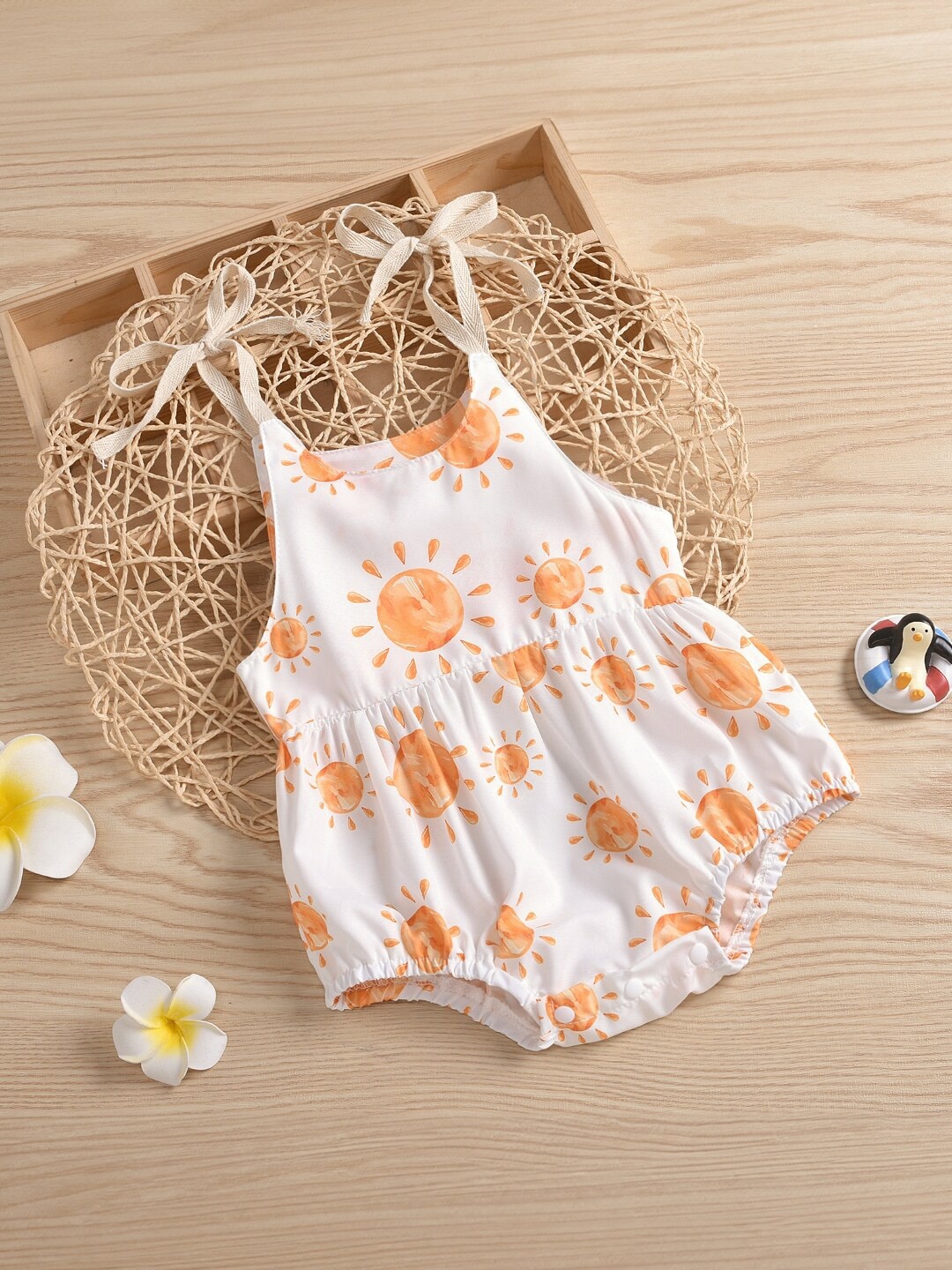 

StyleCast Infants Orange Printed Shoulder Strap Bodysuit