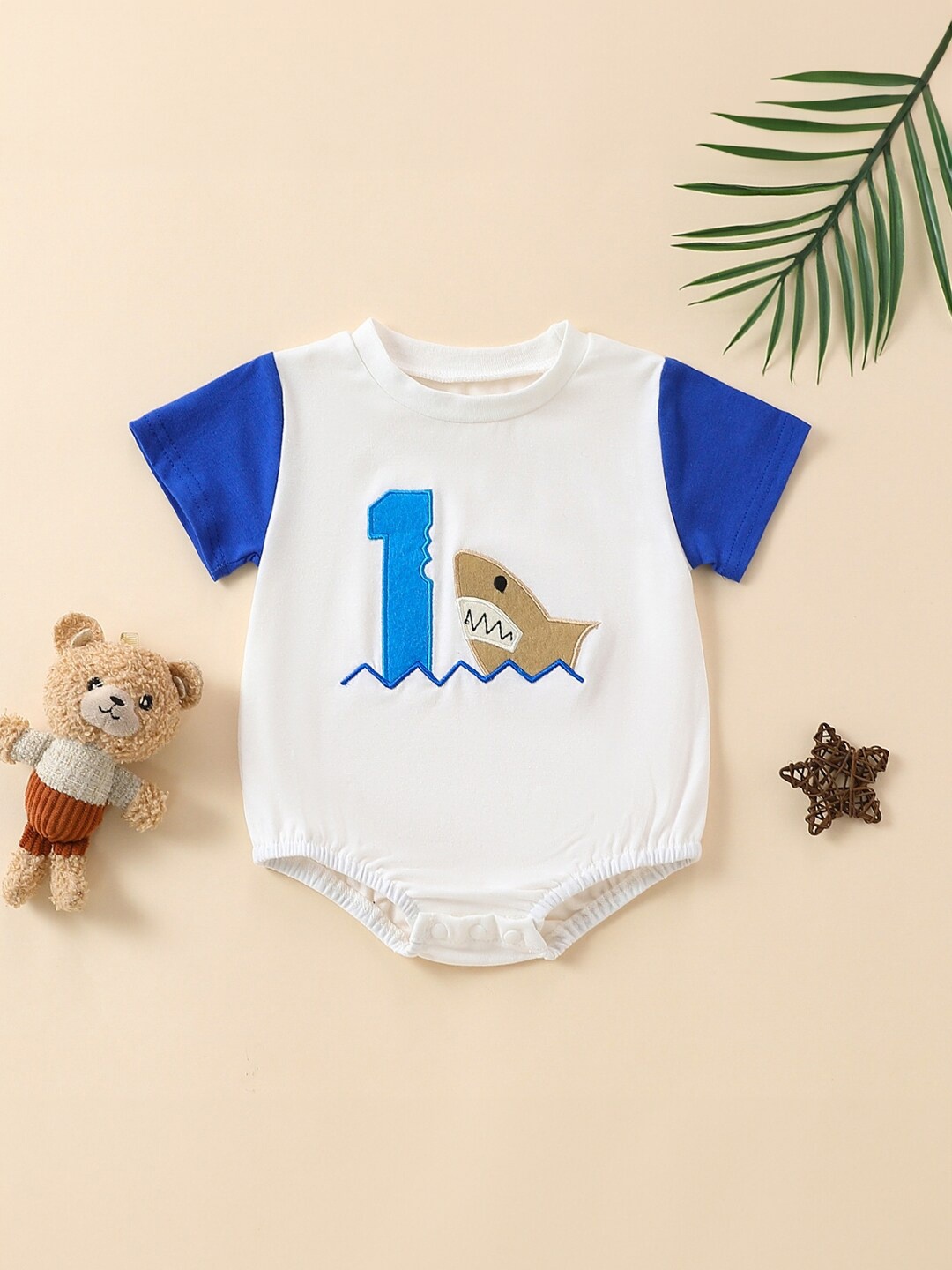 

StyleCast White Infant Girls Printed Bodysuit