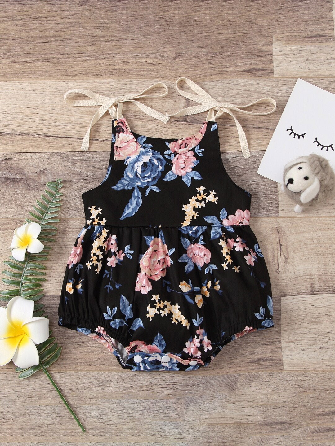 

StyleCast Infant Girls Black Printed Shoulder Straps Bodysuit