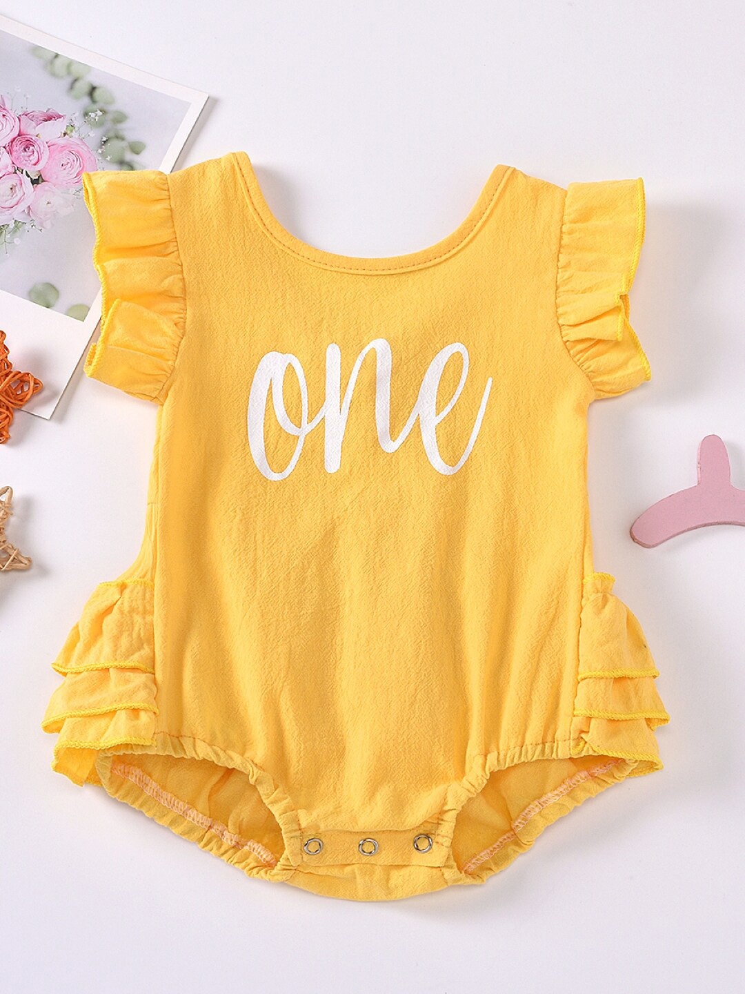 

StyleCast Infant Girls Yellow One Number Printed Ruffle Detail Bodysuit