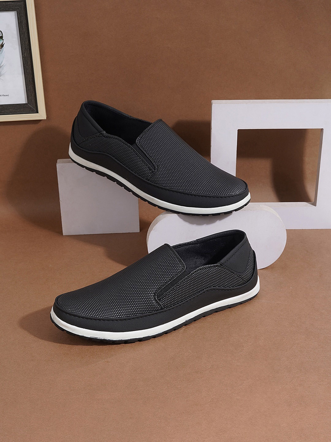 

WALKWAY by Metro Men Round Toe Slip-On Sneakers, Black