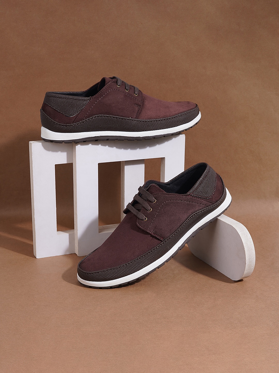 

WALKWAY by Metro Men Colourblocked Sneakers, Brown