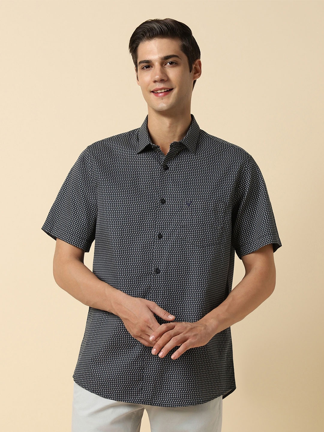 

Allen Solly Slim Fit Micro Ditsy Printed Half Sleeves Casual Shirts, Multi