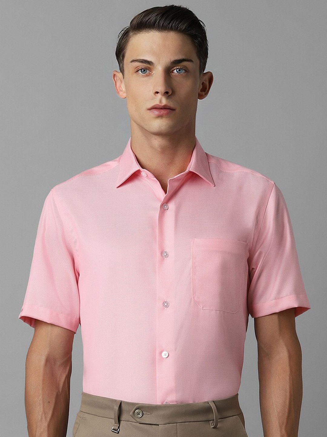 

Louis Philippe Classic Fit Opaque Half Sleeves Cotton Formal Shirt, Pink