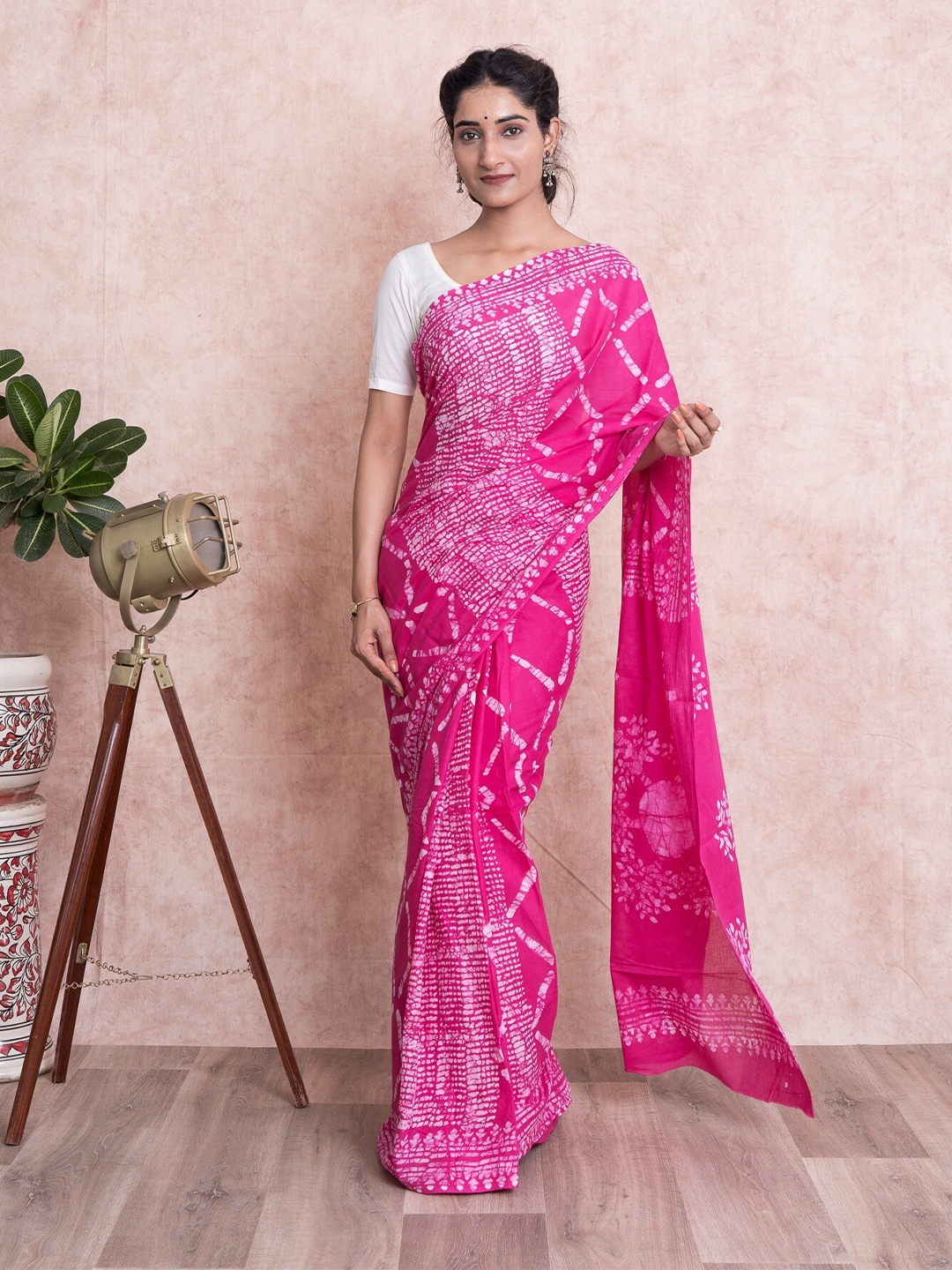 

Kishori Sarees Tie and Dye Pure Cotton Saree, Pink