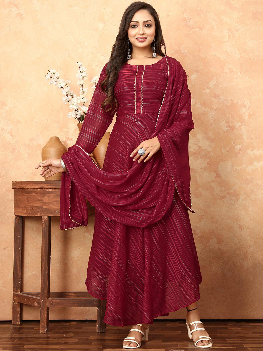 

N N ENTERPRISE Leheriya Striped Pleated Kurta With Dupatta, Red