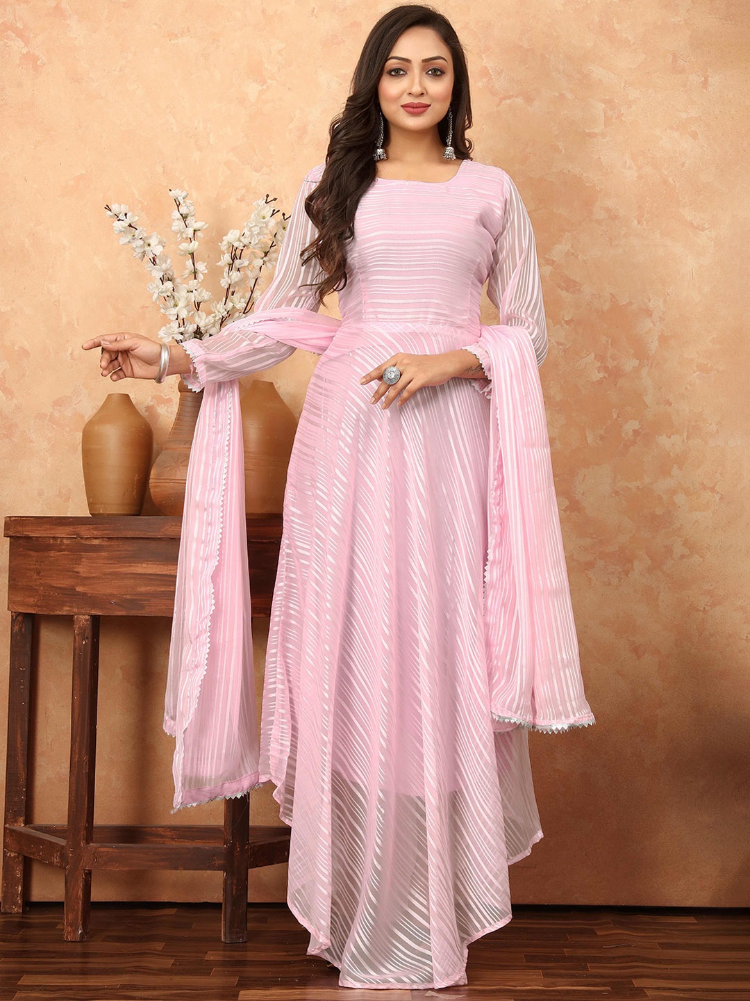 

N N ENTERPRISE Leheriya Striped Pleated Kurta With Dupatta, Pink