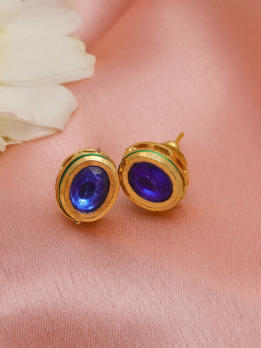 

Ruby Raang Gold-Plated Kundan Studded Contemporary Studs