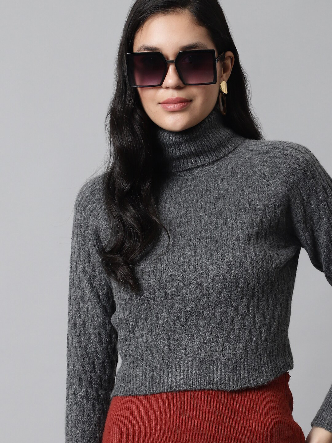 

NoBarr Turtle Neck Cable Knit Pullover, Grey