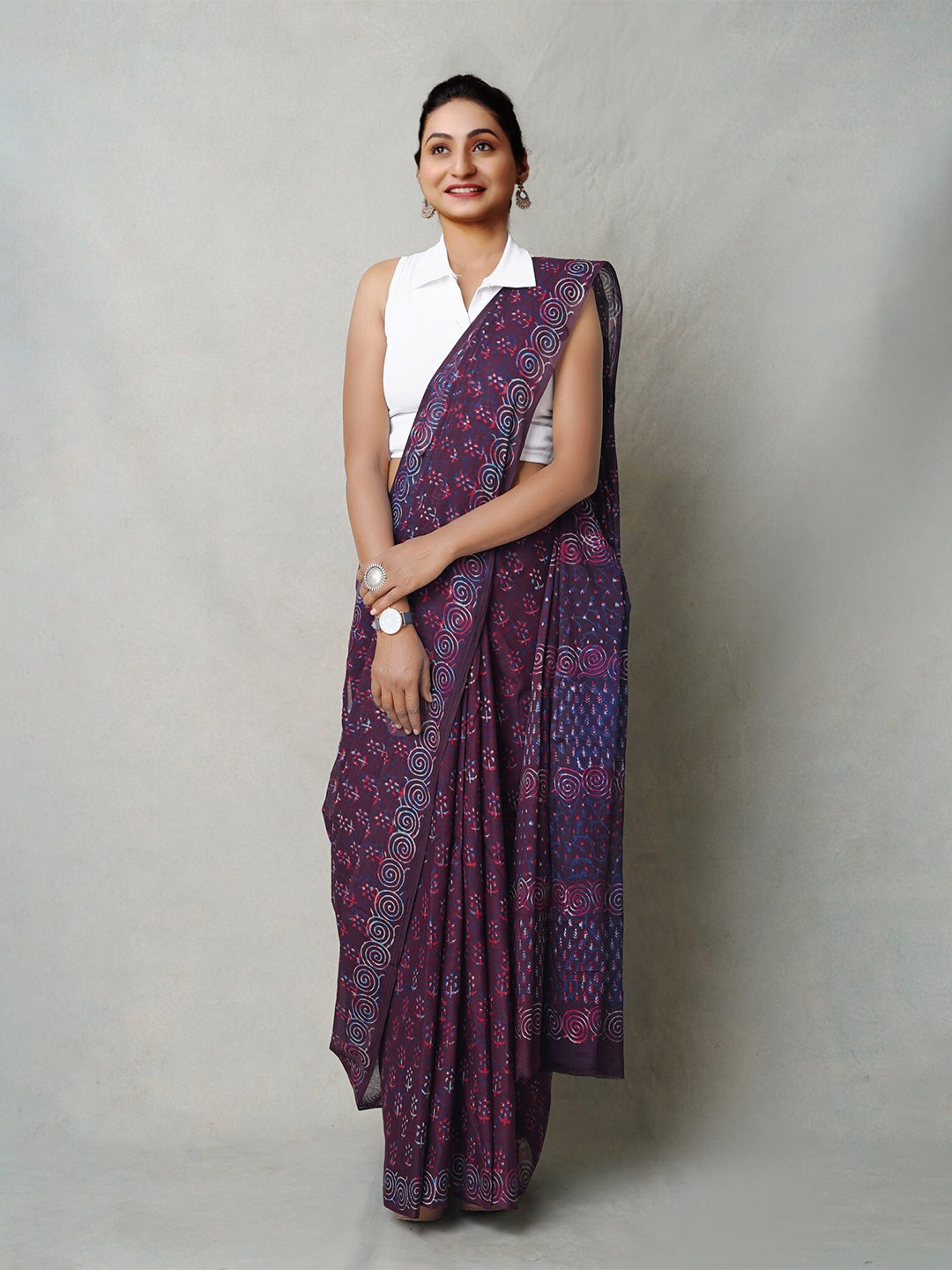 

Unnati Silks Ethnic Motifs Pure Cotton Handloom Block Print Saree, Purple