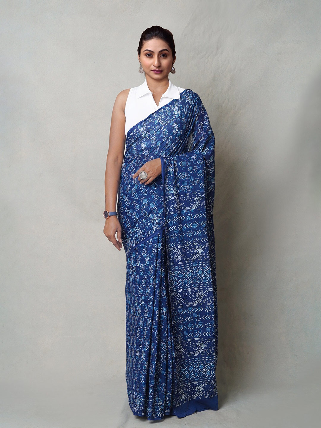 

Unnati Silks Ethnic Motifs Pure Cotton Handloom Block Print Saree, Navy blue