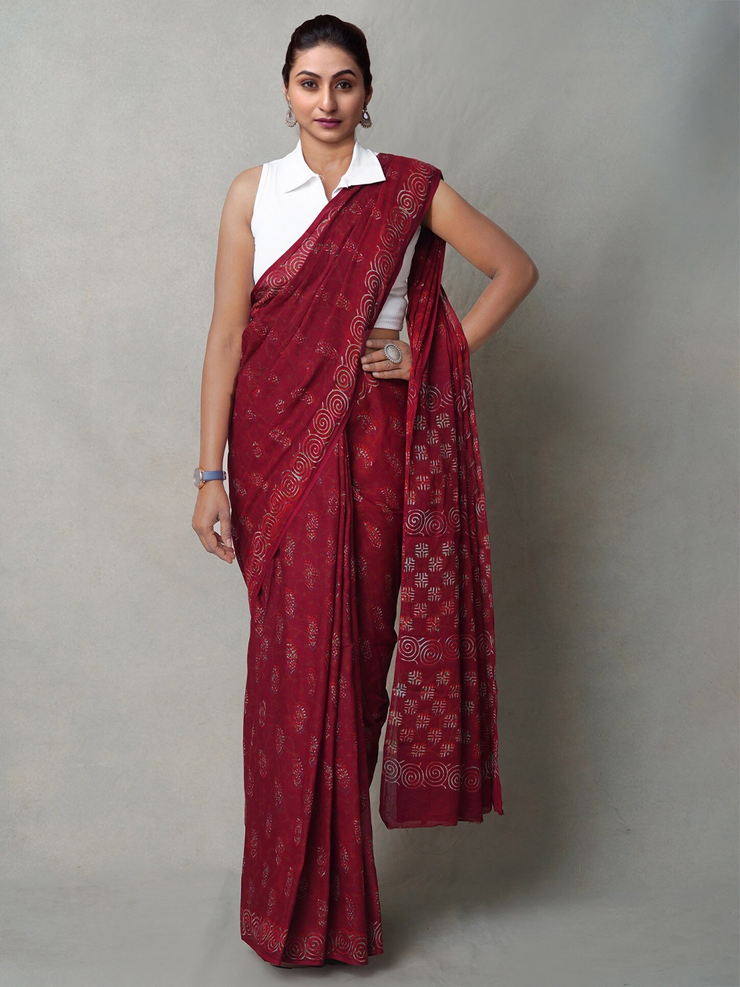 

Unnati Silks Paisley Pure Cotton Handloom Block Print Saree, Maroon