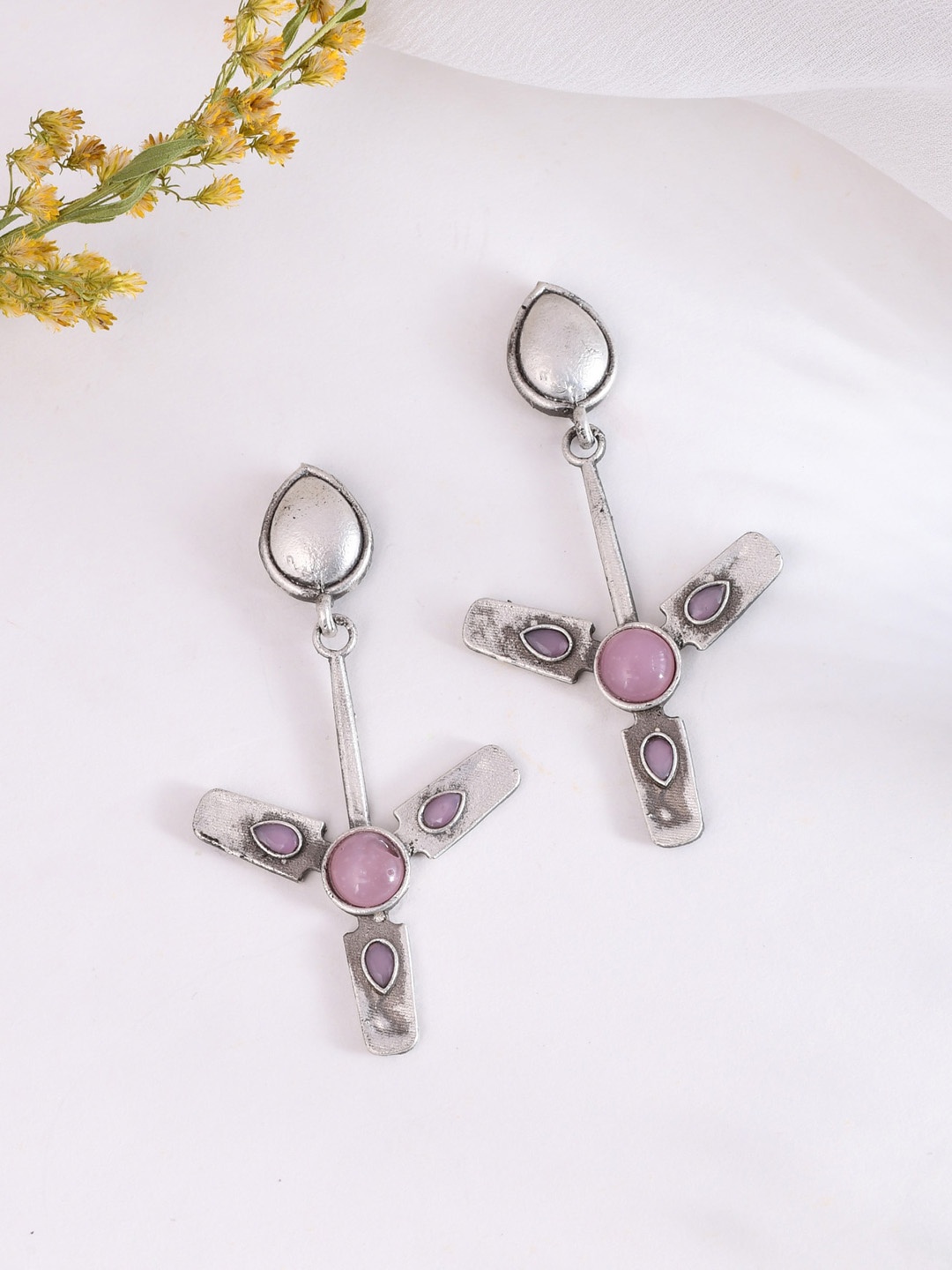 

DASTOOR Silver-Plated Contemporary Drop Earrings