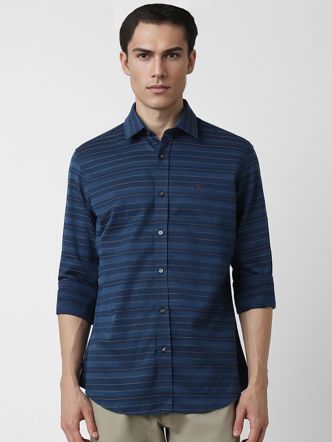 

Van Heusen Sport Horizontal Striped Full Sleeves Casual Shirt, Navy blue
