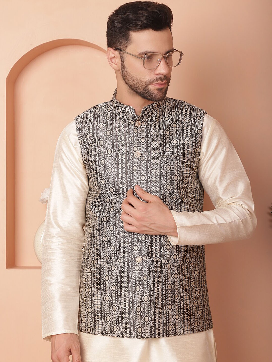 

Jompers Regular Straight Kurta With Pyjamas & Woven Design Nehru Jacket, Black