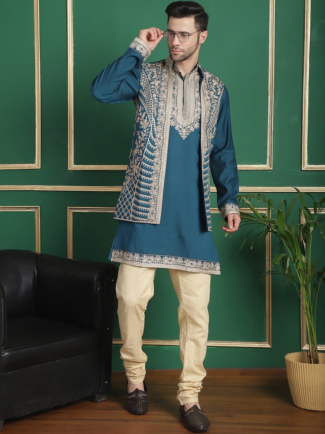 

Jompers Ethnic Motifs Embroidered Regular Thread Work Kurta With Pyjama & Waistcoat, Teal