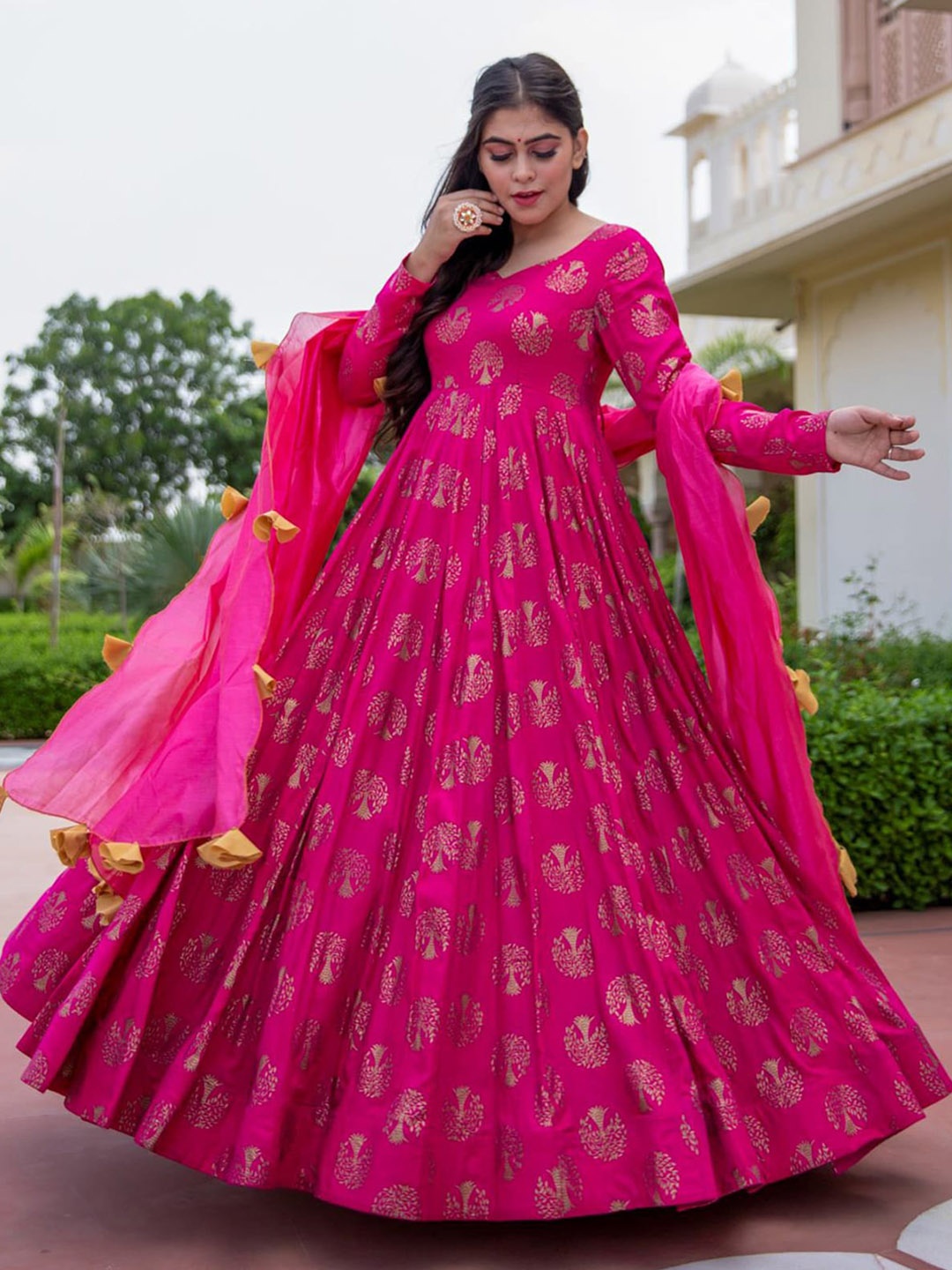 

ODETTE Floral Printed V Neck Anarkali Kurta With Duppatta, Pink