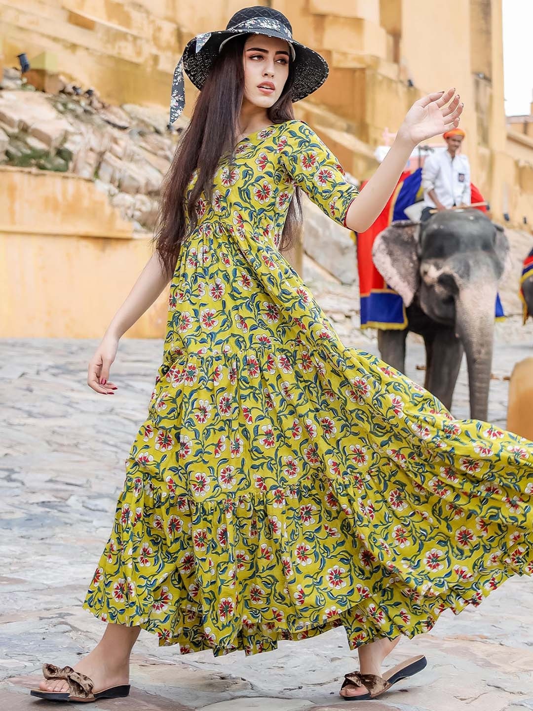 

ODETTE Floral Printed V Neck Anarkali Kurta, Yellow