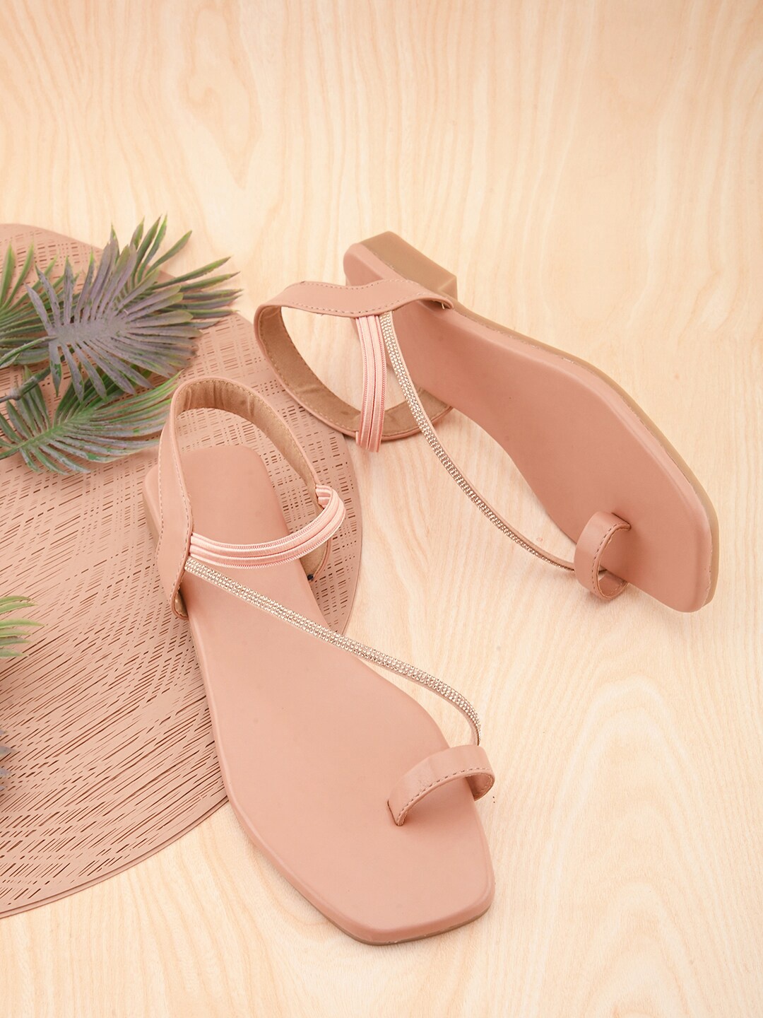 

Longwalk Croslite One Toe Flats, Pink