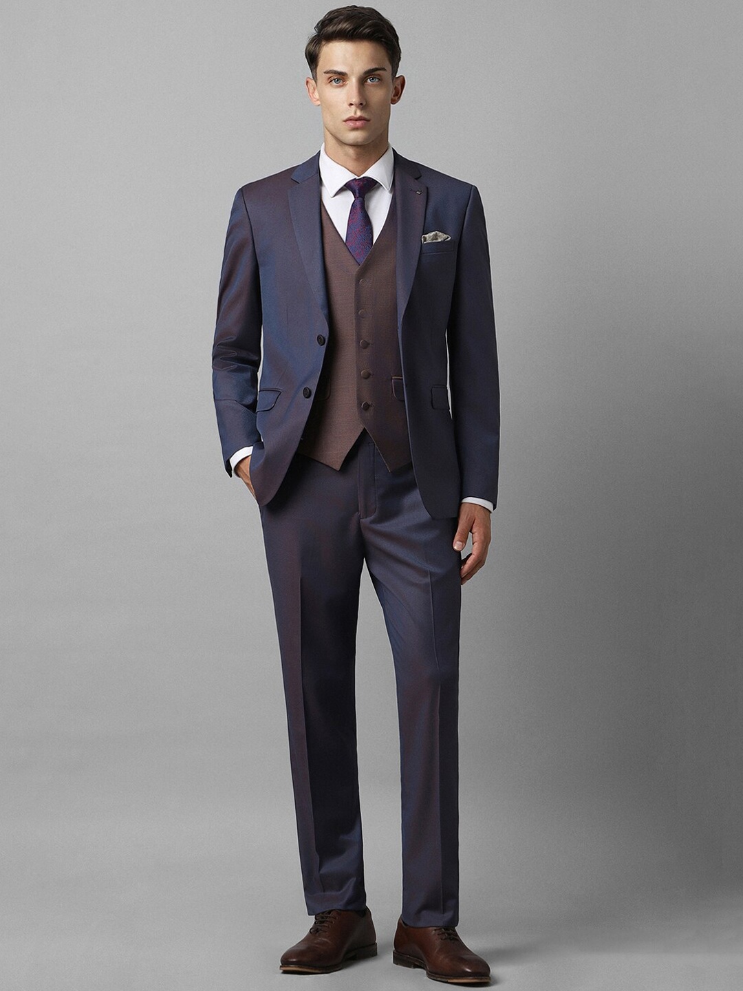

Louis Philippe Textured Slim Fit Single-Breasted Three-Piece Formal Suit, Navy blue