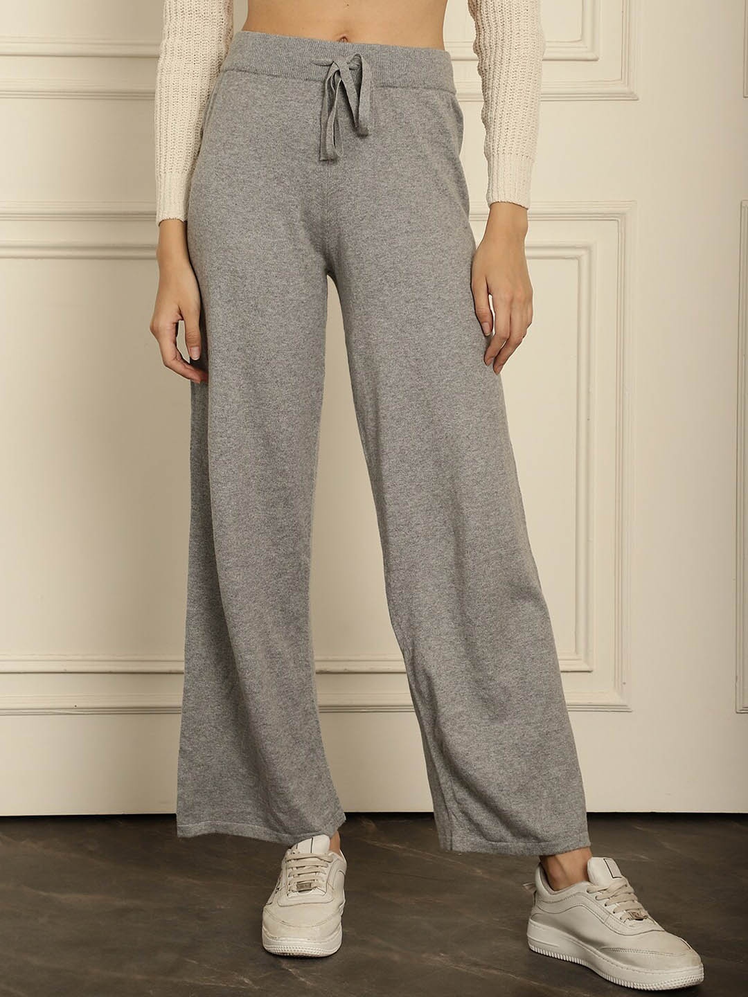 

NoBarr Women Mid-Rise Parallel Trousers, Grey