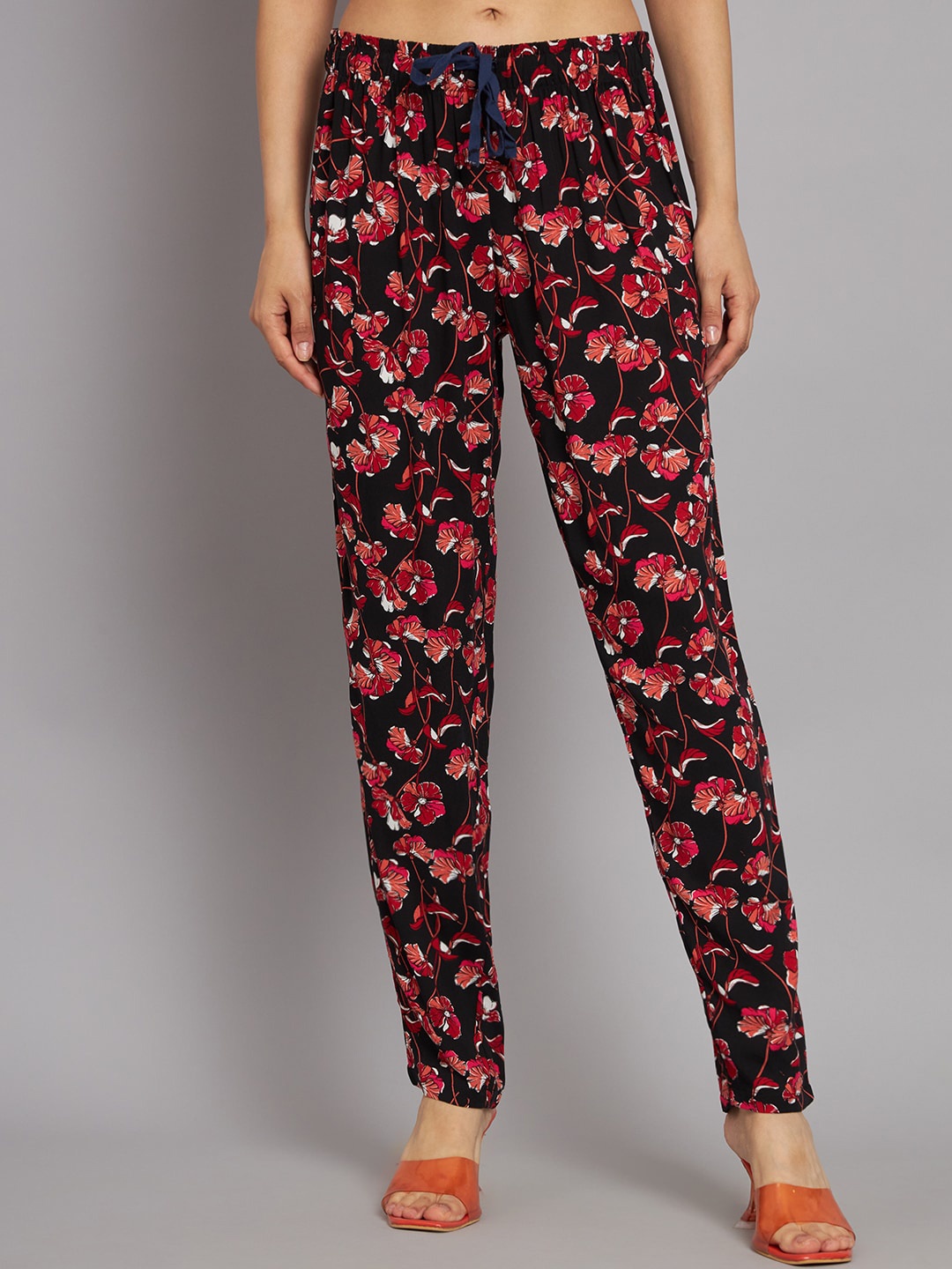 

NoBarr Women Floral Printed Mid Rise Trousers, Black