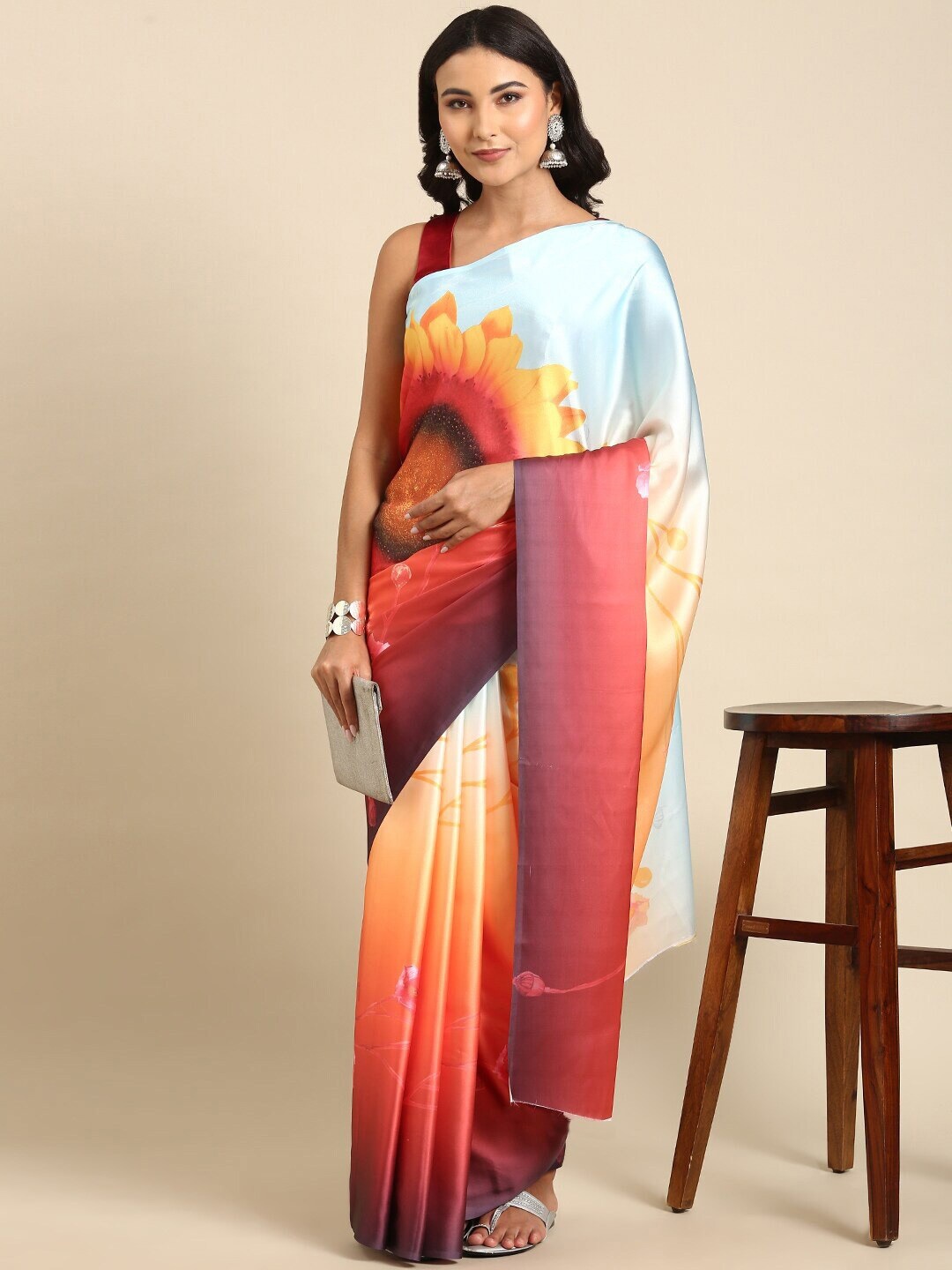 

VEECHIS Floral Printed Satin Saree, Red