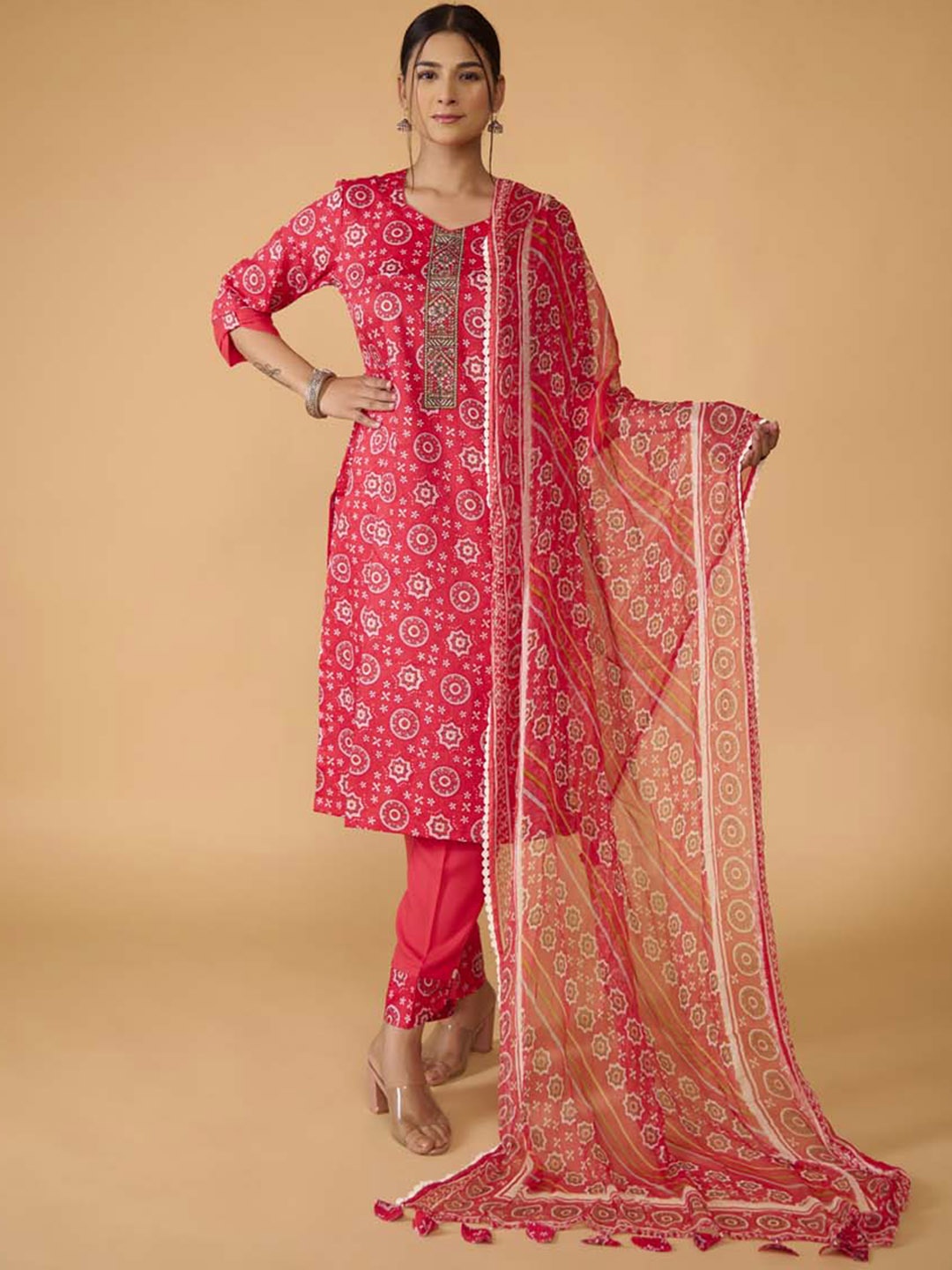 

TSUCCHI TRADITIONS Ethnic Printed Thread Work Pure Cotton Kurta With Trousers & Dupatta, Pink