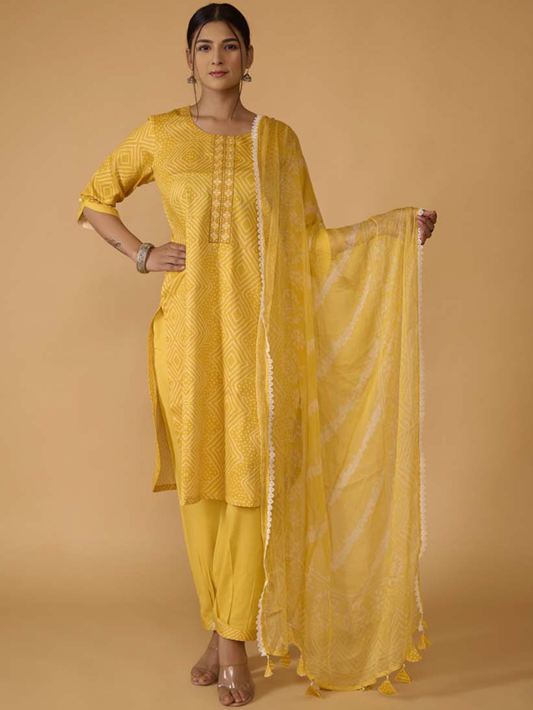 

TSUCCHI TRADITIONS Bandhani Printed Thread Work Pure Cotton Kurta With Salwar & Dupatta, Yellow