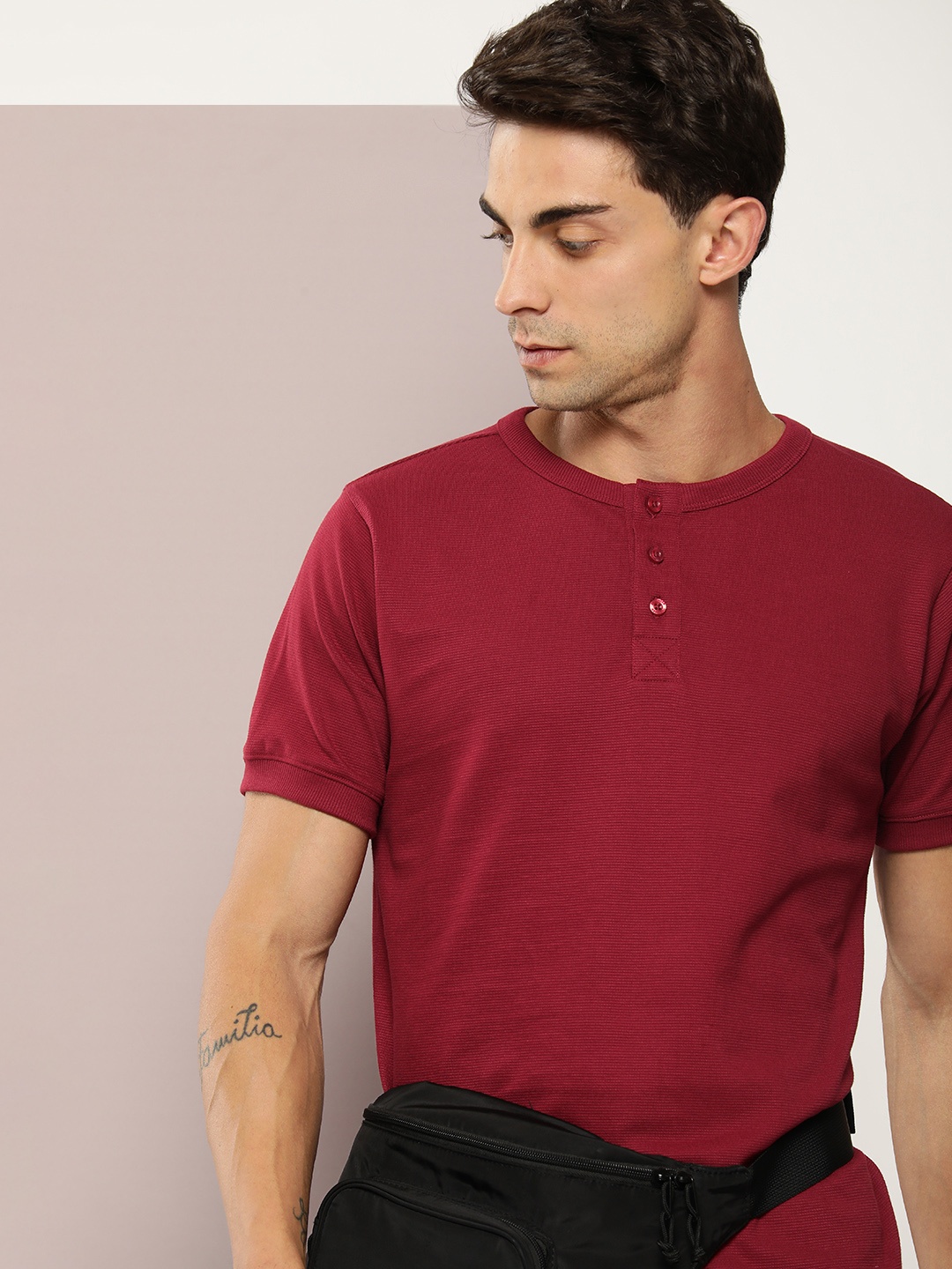 

DILLINGER Men Henley Neck Honeycomb Structure T-shirt, Maroon