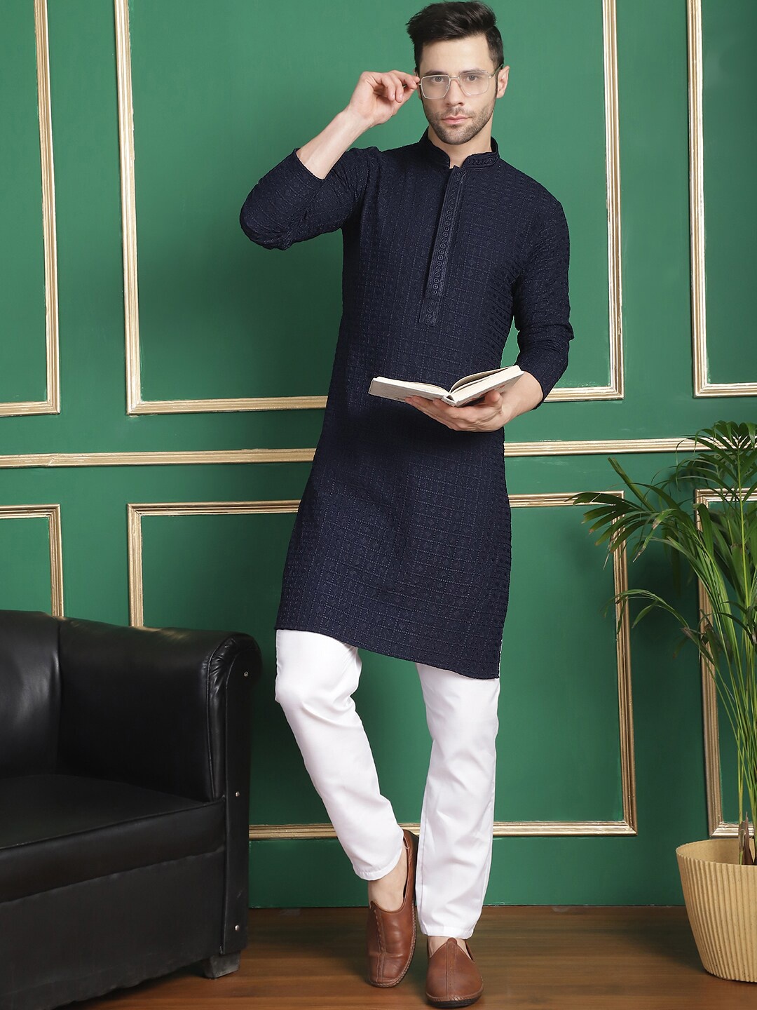 

Anouk Navy Blue Floral Embroidered Straight Kurta with Pyjamas