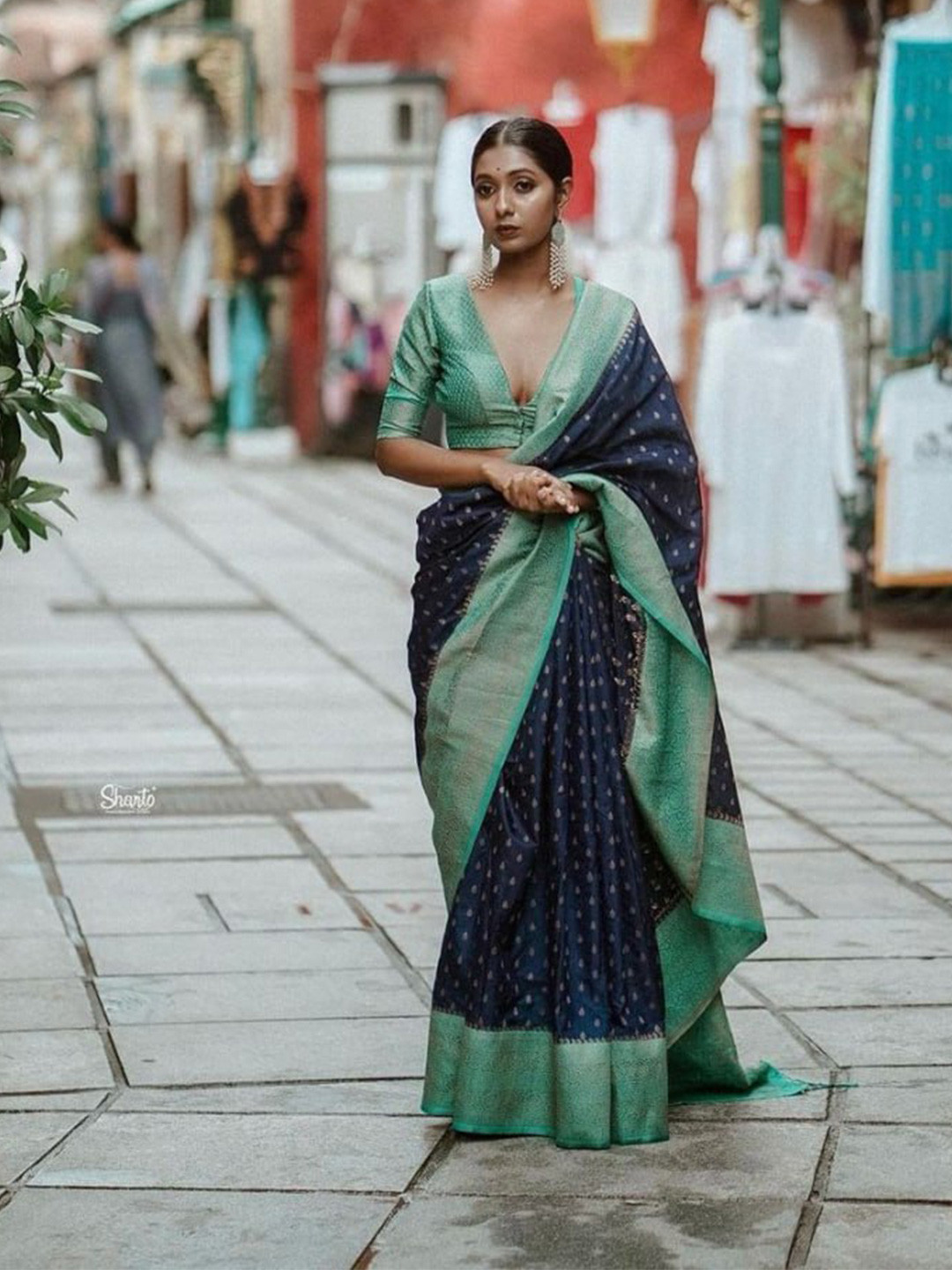 

SHIJILA Zari Pure Silk Kanjeevaram Saree, Blue