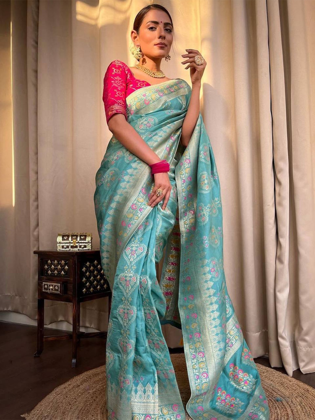 

SHIJILA Ethnic Motifs Zari Pure Silk Kanjeevaram Saree, Blue