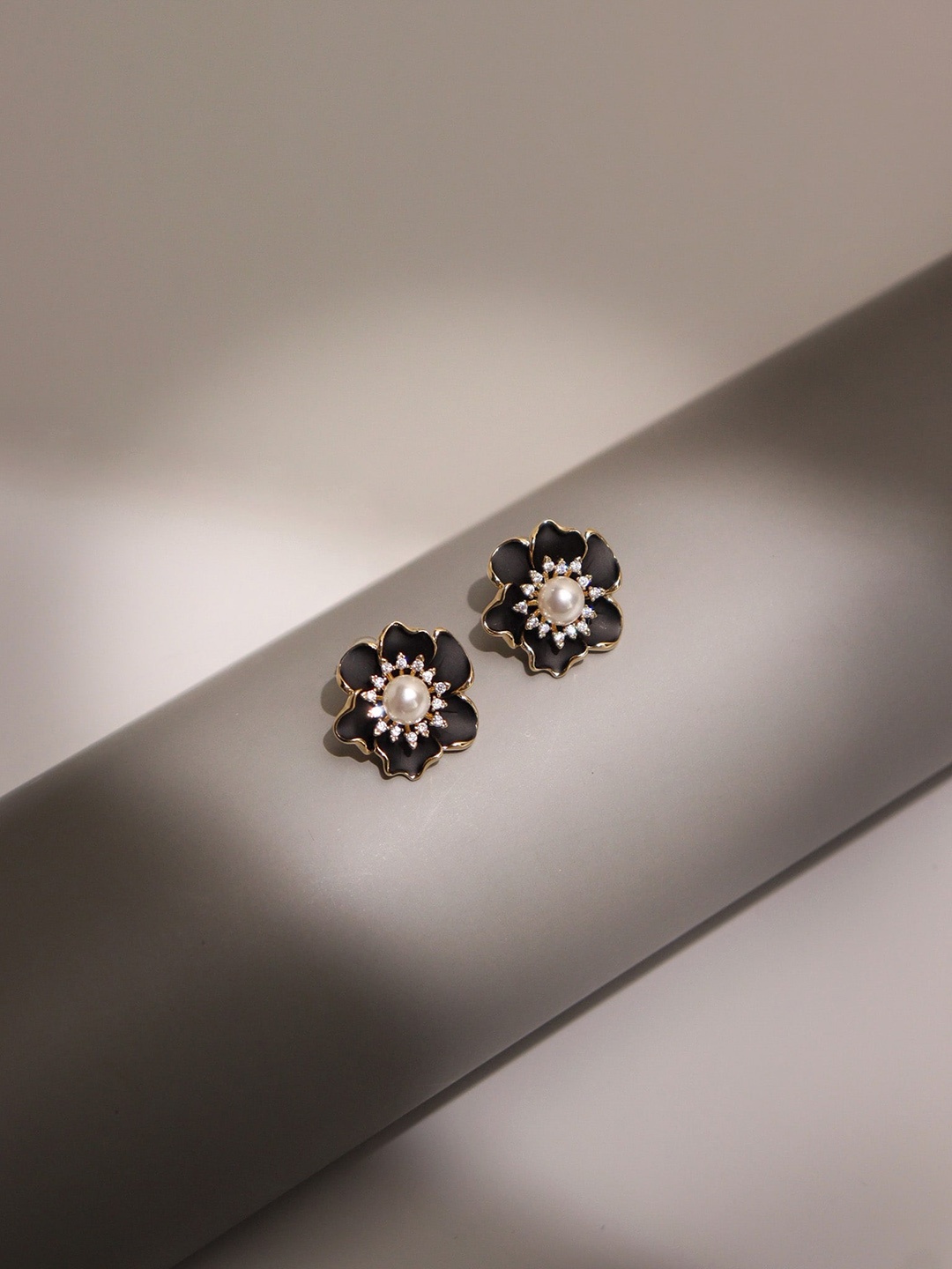 

CURIO COTTAGE Gold Plated Pearls Beaded Stud Earrings