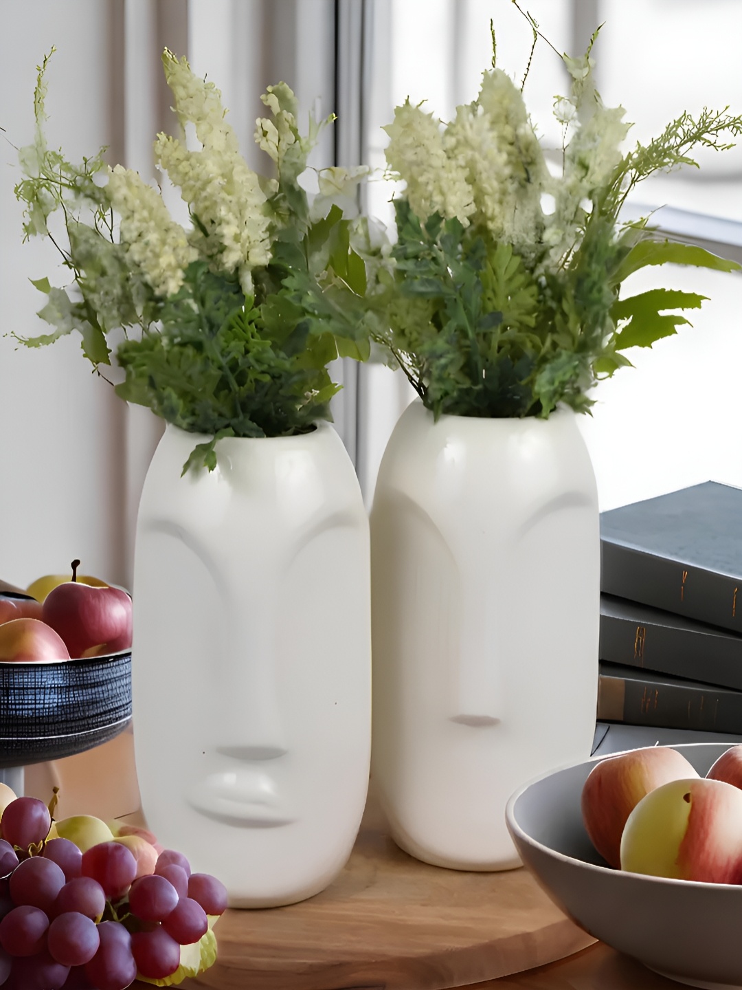 

Kaolinite White 2 Pieces Face Shaped Ceramic Flower Vases