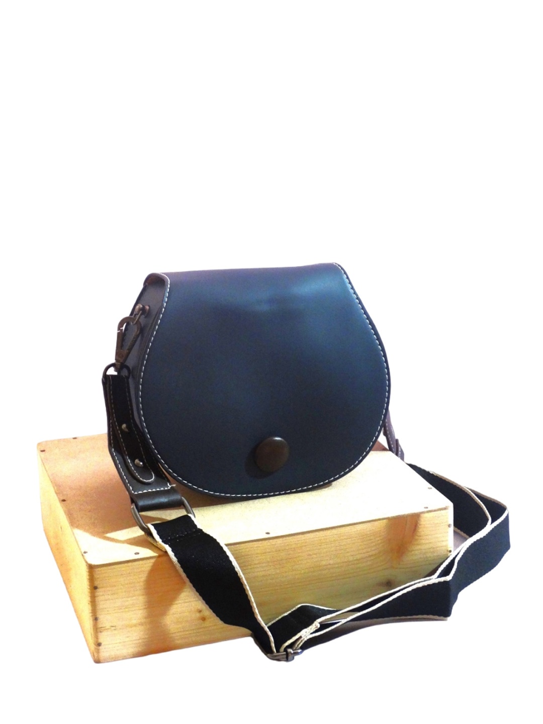 

CHRONICLE Half Moon Slim Bag, Navy blue