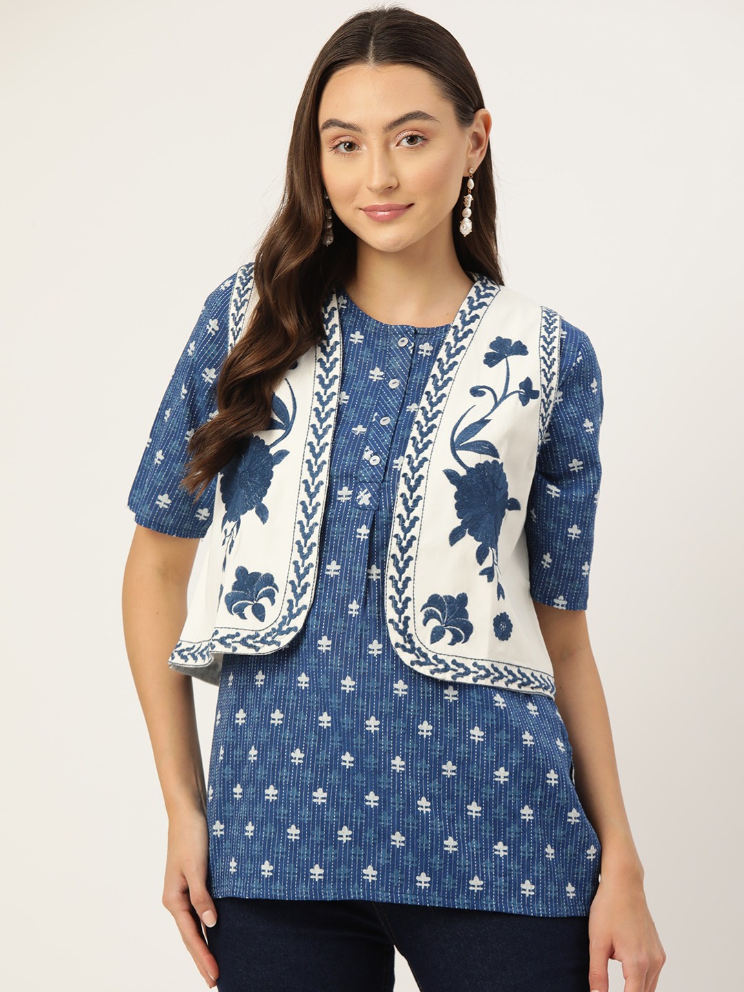 

Jaipur Morni Embroidered Pure Cotton Ethnic Crop Shrug, White
