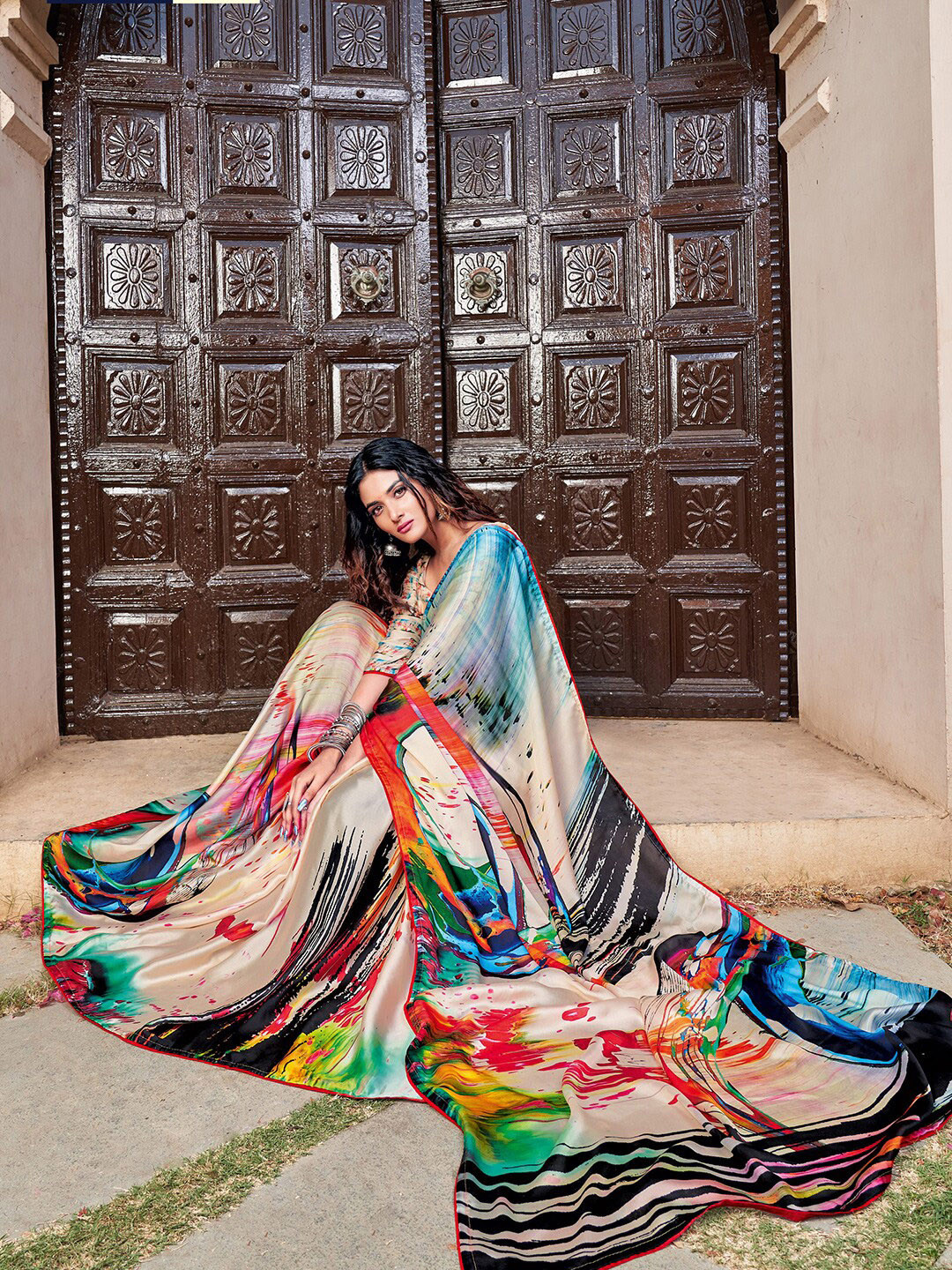 

KALINI Abstract Printed Satin Saree, Green