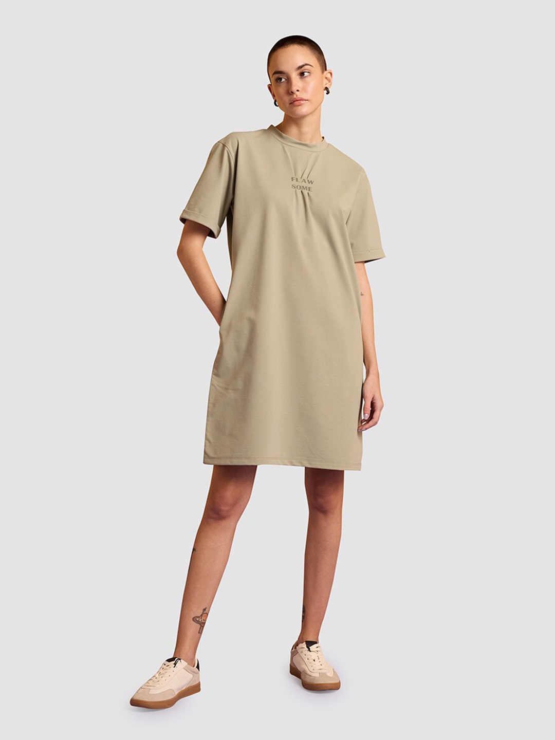 

Muvazo Round Neck Gathered Detail T-shirt Dress, Green