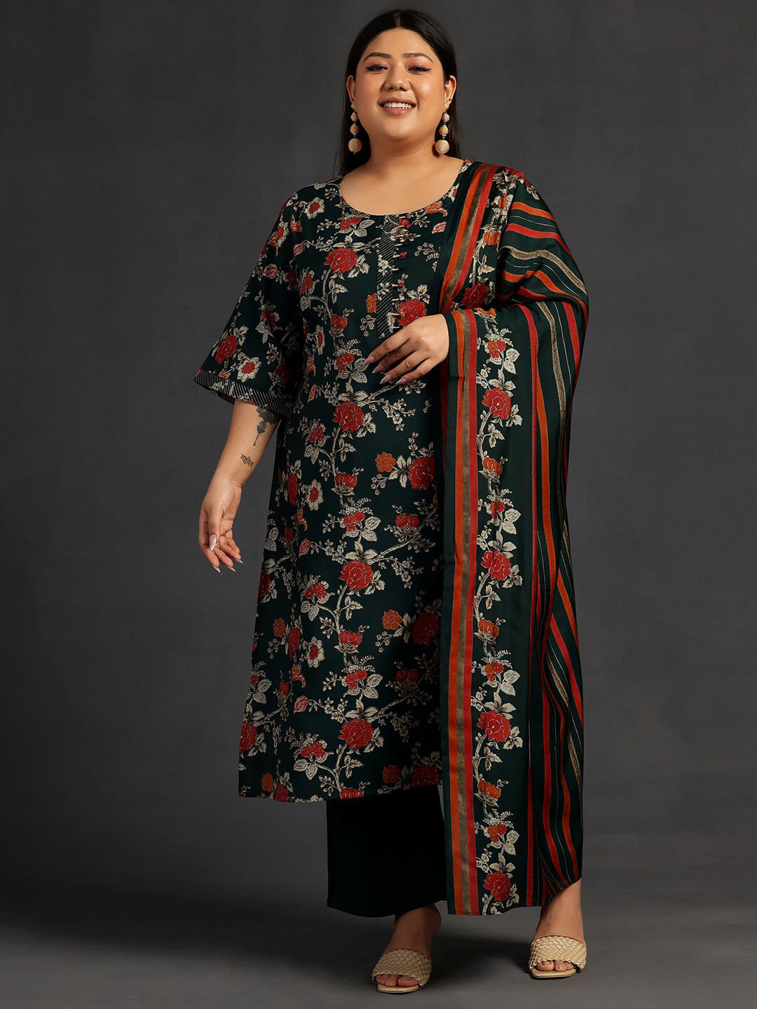 

EXTRA LOVE BY LIBAS Plus Size Floral Printed Regular Kurta with Palazzos & Dupatta, Green