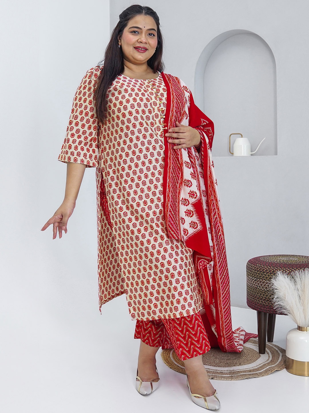 

EXTRA LOVE BY LIBAS Plus Size Floral Printed Kurta with Palazzos & Dupatta, Beige
