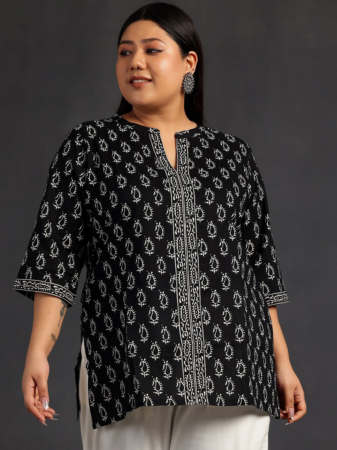 

EXTRA LOVE BY LIBAS Plus Size Paisley Printed Pure Cotton Kurti, Black