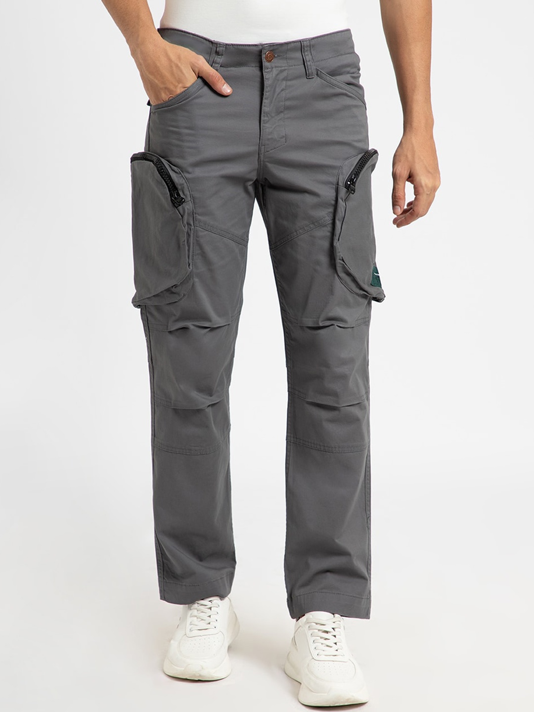 

Banana Club Men Mid Rise Cotton Cargo Trousers, Grey