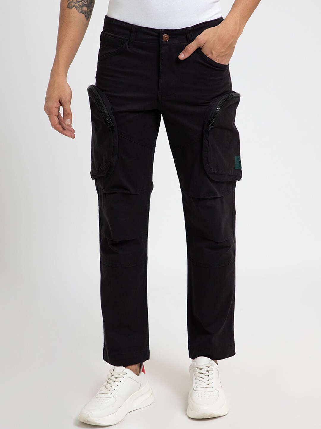 

Banana Club Men Mid Rise Cotton Cargo Trousers, Black