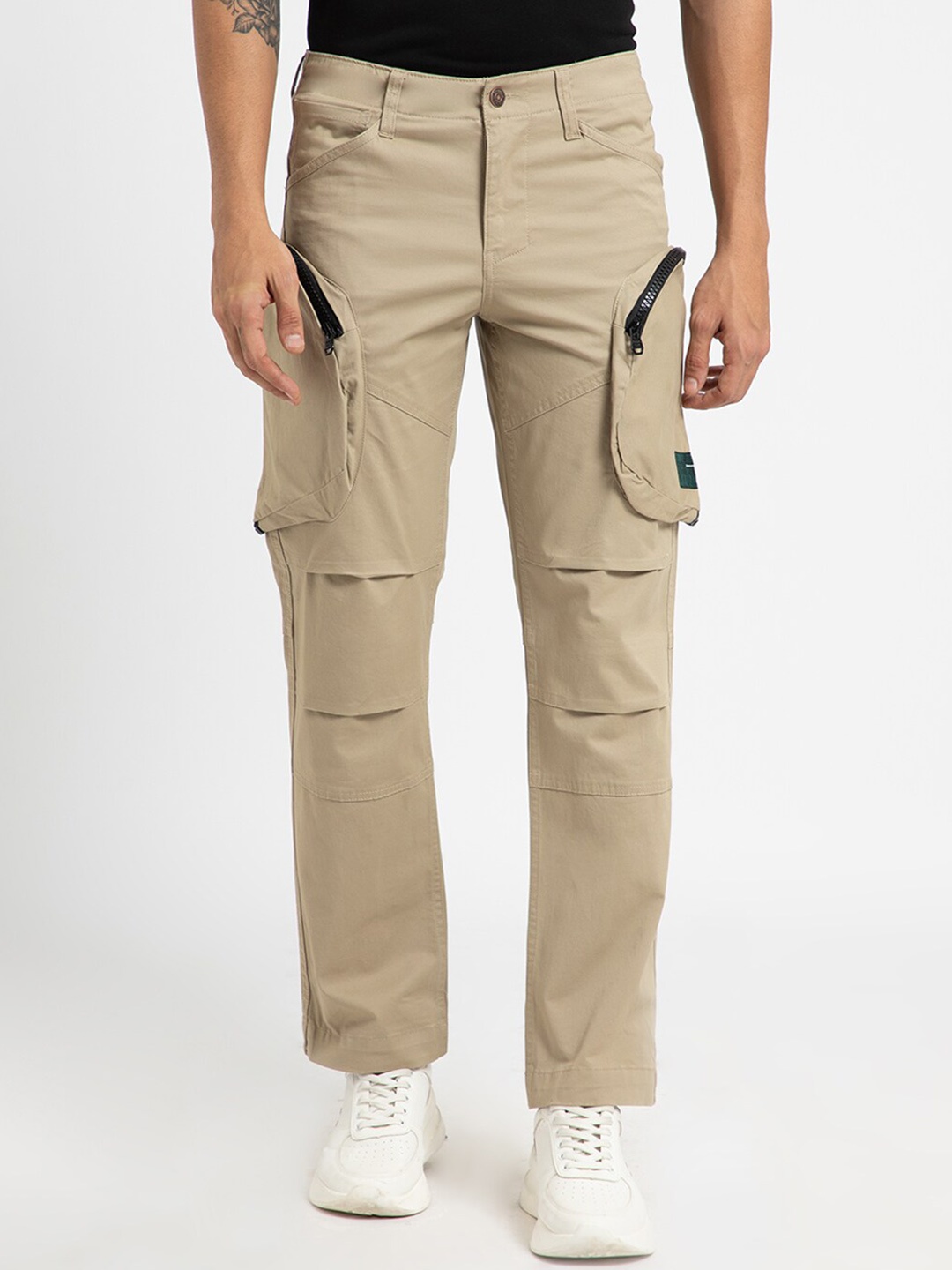 

Banana Club Men Mid-Rise Zipper Detailed Cotton Cargos Trousers, Beige
