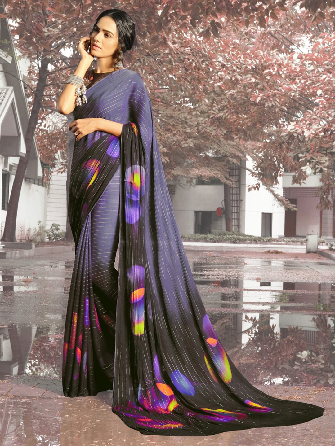 

KALINI Striped Printed Saree, Black